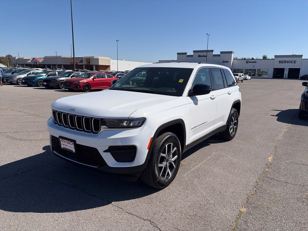 2027 Jeep Grand Cherokee GRAND CHEROKEE LAREDO 4X2