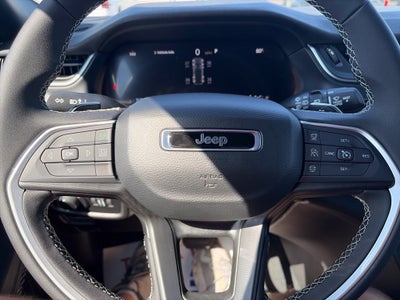 2027 Jeep Grand Cherokee GRAND CHEROKEE LAREDO 4X2