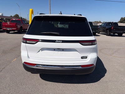 2027 Jeep Grand Cherokee GRAND CHEROKEE LAREDO 4X2