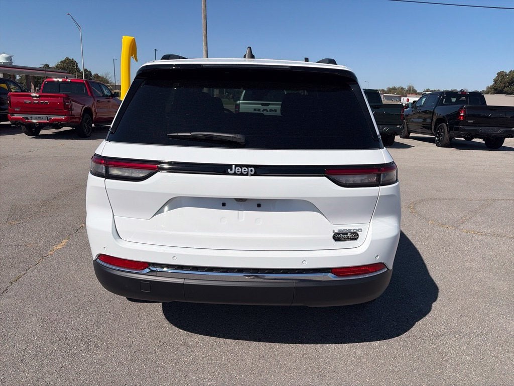 2027 Jeep Grand Cherokee GRAND CHEROKEE LAREDO 4X2
