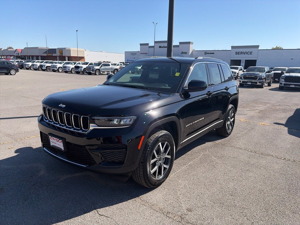 2027 Jeep Grand Cherokee GRAND CHEROKEE LAREDO 4X2