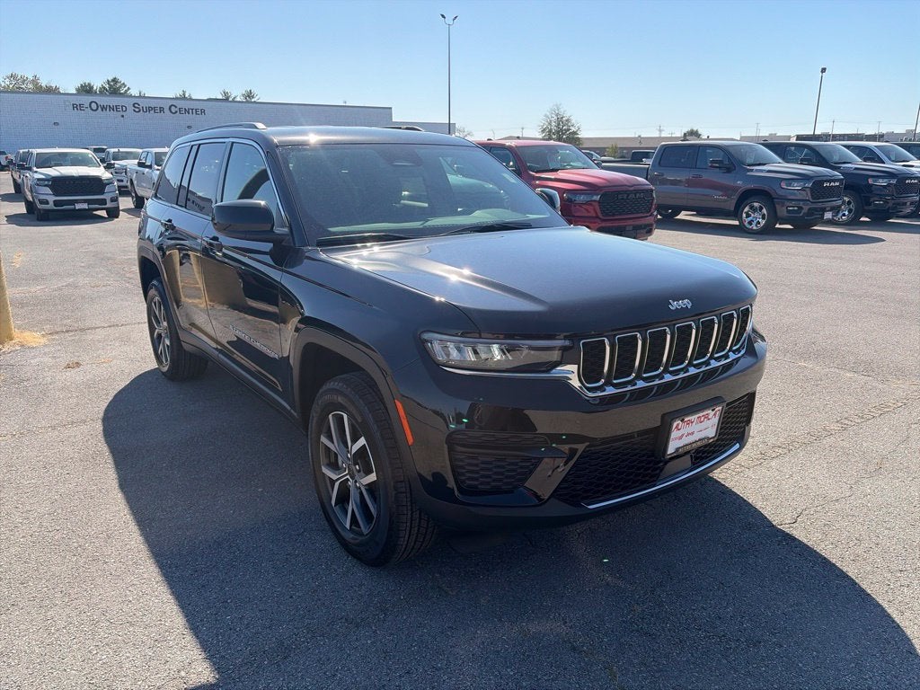 2027 Jeep Grand Cherokee GRAND CHEROKEE LAREDO 4X2