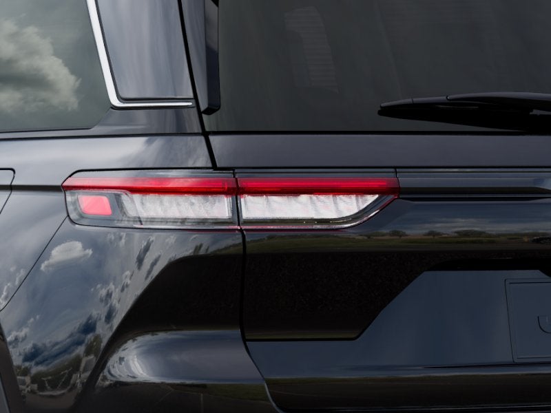 2027 Jeep Grand Cherokee GRAND CHEROKEE LAREDO 4X2
