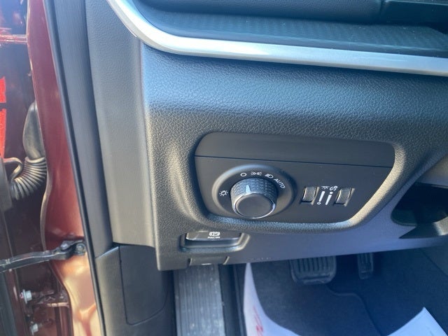 2025 Jeep Grand Cherokee GRAND CHEROKEE LAREDO 4X2