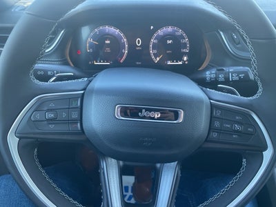 2025 Jeep Grand Cherokee GRAND CHEROKEE LAREDO 4X2