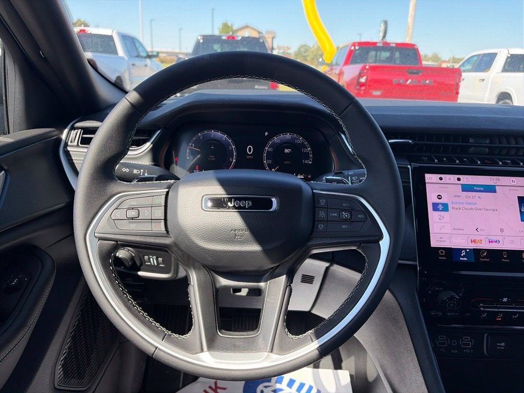 2027 Jeep Grand Cherokee GRAND CHEROKEE LAREDO 4X2