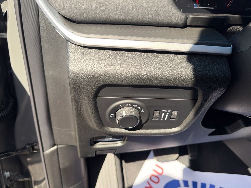2027 Jeep Grand Cherokee GRAND CHEROKEE LAREDO 4X2
