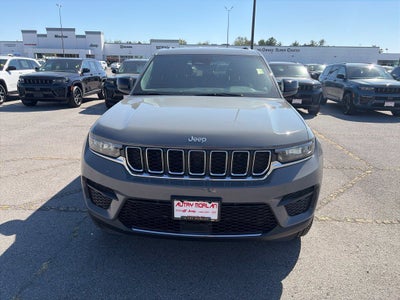 2027 Jeep Grand Cherokee GRAND CHEROKEE LAREDO 4X2