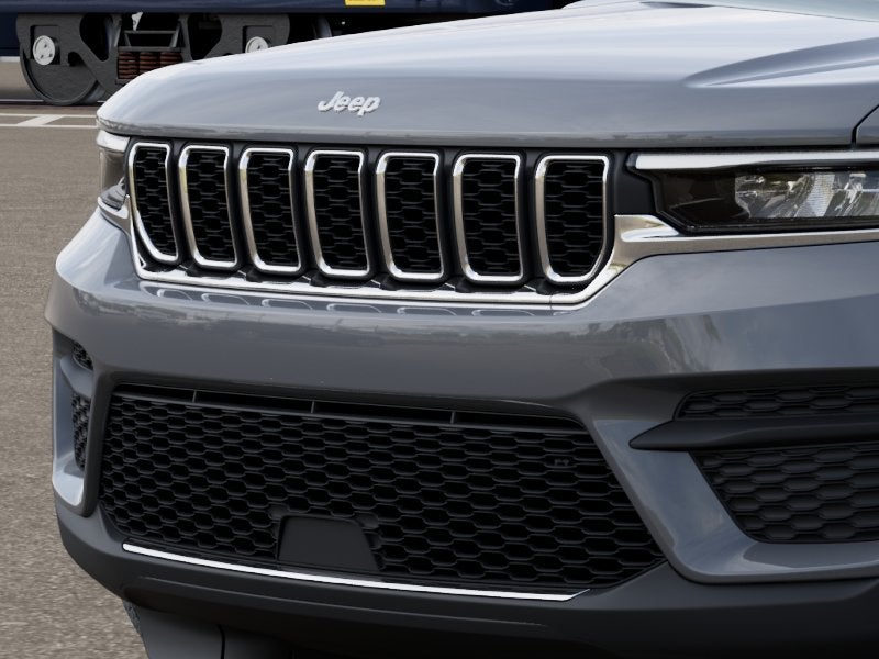 2027 Jeep Grand Cherokee GRAND CHEROKEE LAREDO 4X2