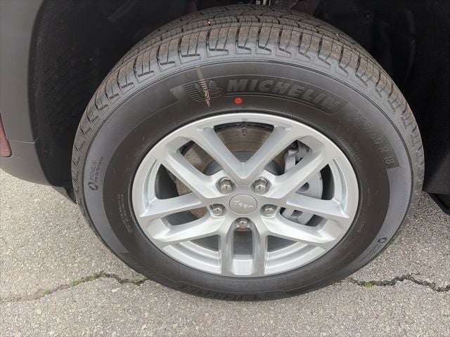 2026 Jeep Grand Cherokee GRAND CHEROKEE LAREDO 4X2