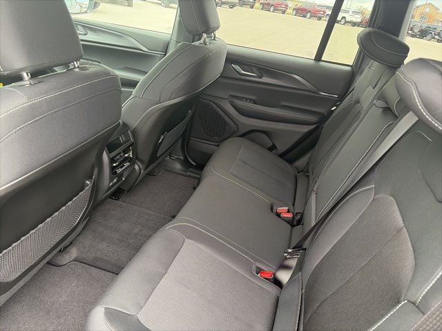 2026 Jeep Grand Cherokee GRAND CHEROKEE LAREDO 4X2