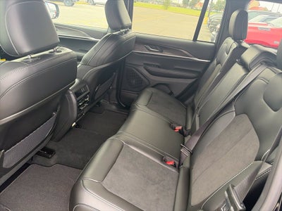 2027 Jeep Grand Cherokee GRAND CHEROKEE LAREDO ALTITUDE 4X2