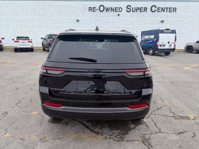 2027 Jeep Grand Cherokee GRAND CHEROKEE LAREDO ALTITUDE 4X2