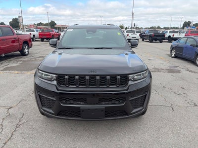 2027 Jeep Grand Cherokee GRAND CHEROKEE LAREDO ALTITUDE 4X2