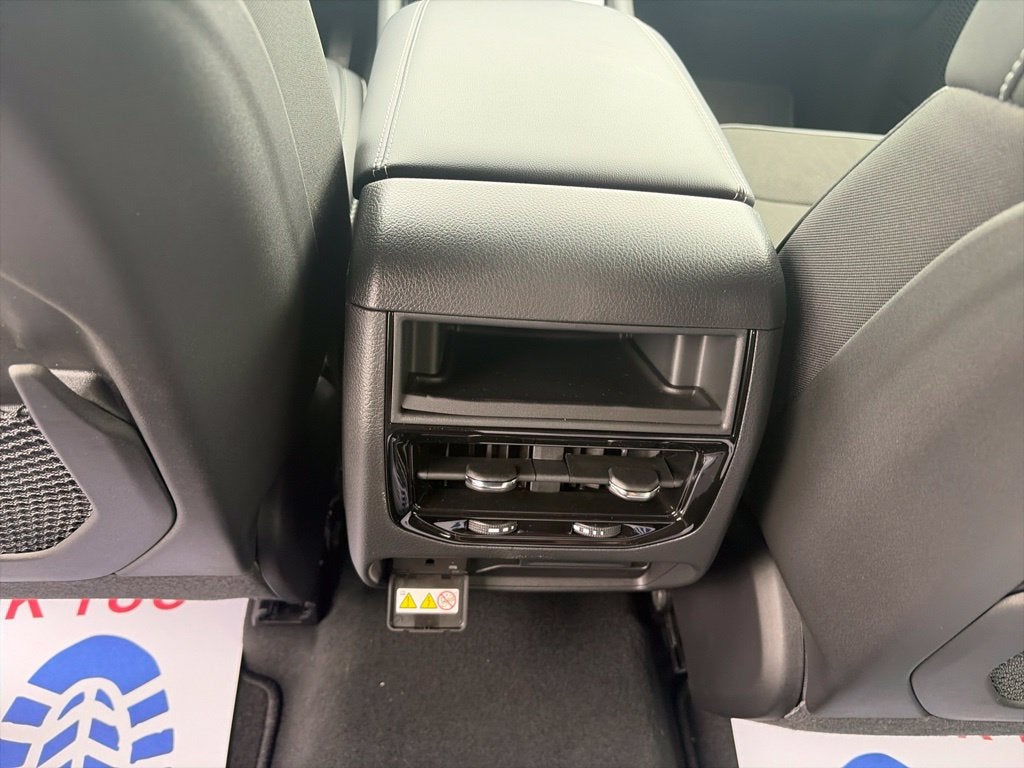 2027 Jeep Grand Cherokee GRAND CHEROKEE LAREDO ALTITUDE 4X2