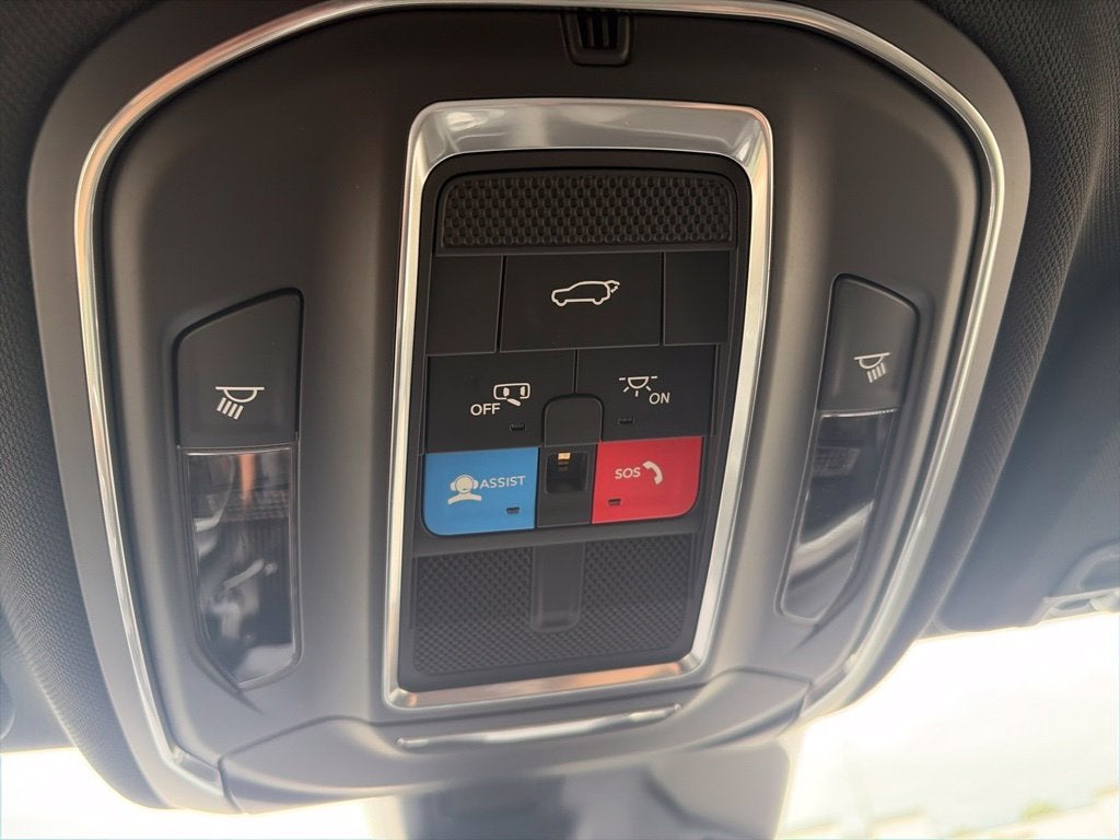 2027 Jeep Grand Cherokee GRAND CHEROKEE LAREDO ALTITUDE 4X2