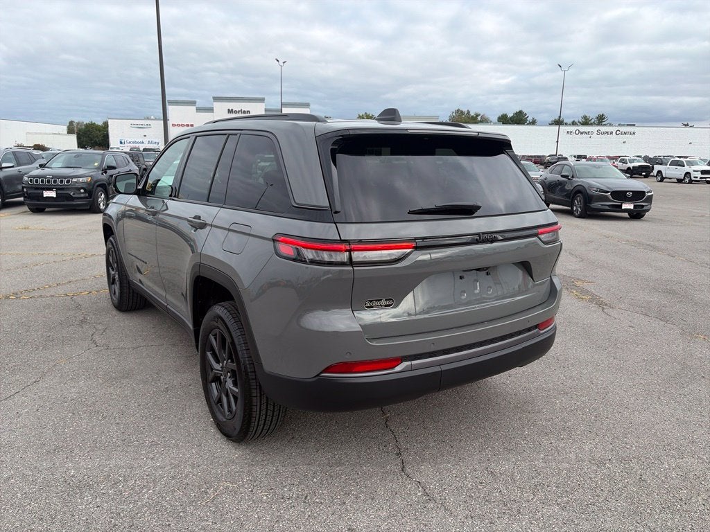 2027 Jeep Grand Cherokee GRAND CHEROKEE LAREDO ALTITUDE 4X2