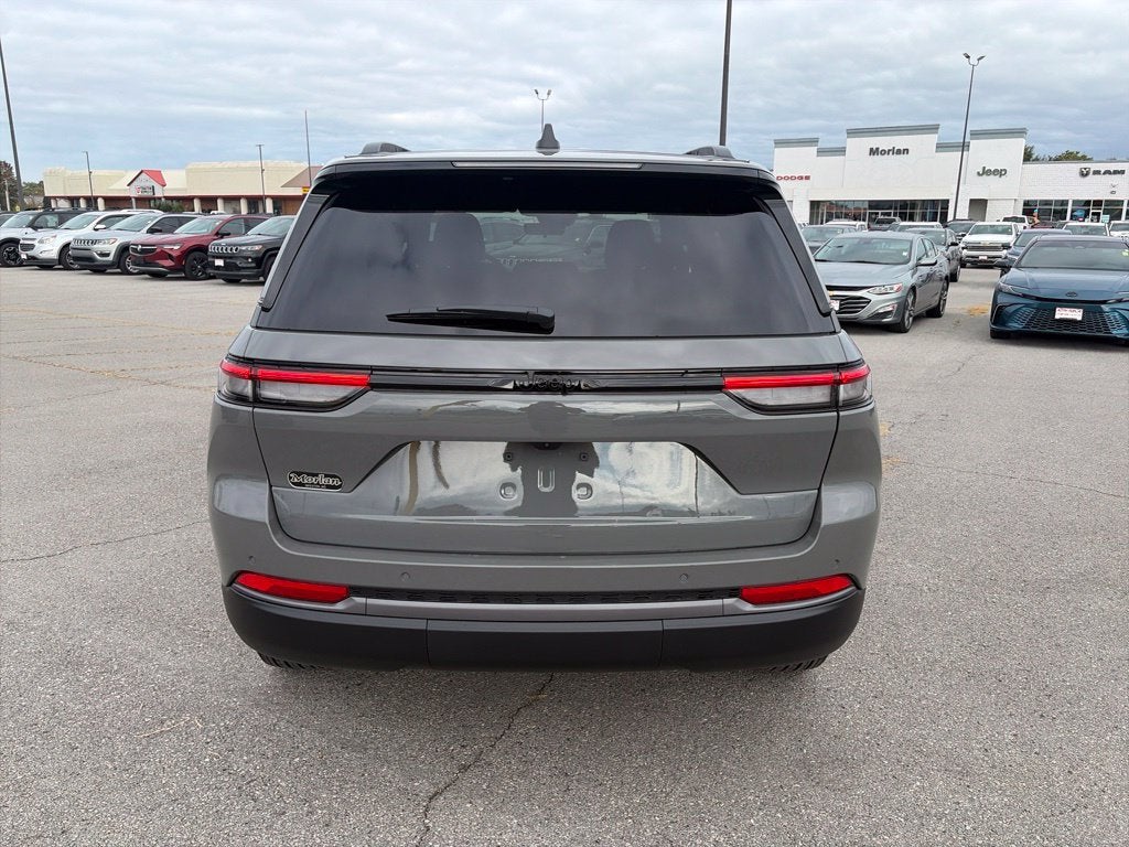 2027 Jeep Grand Cherokee GRAND CHEROKEE LAREDO ALTITUDE 4X2