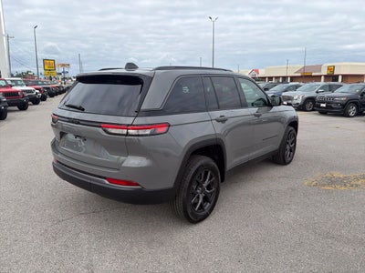 2027 Jeep Grand Cherokee GRAND CHEROKEE LAREDO ALTITUDE 4X2