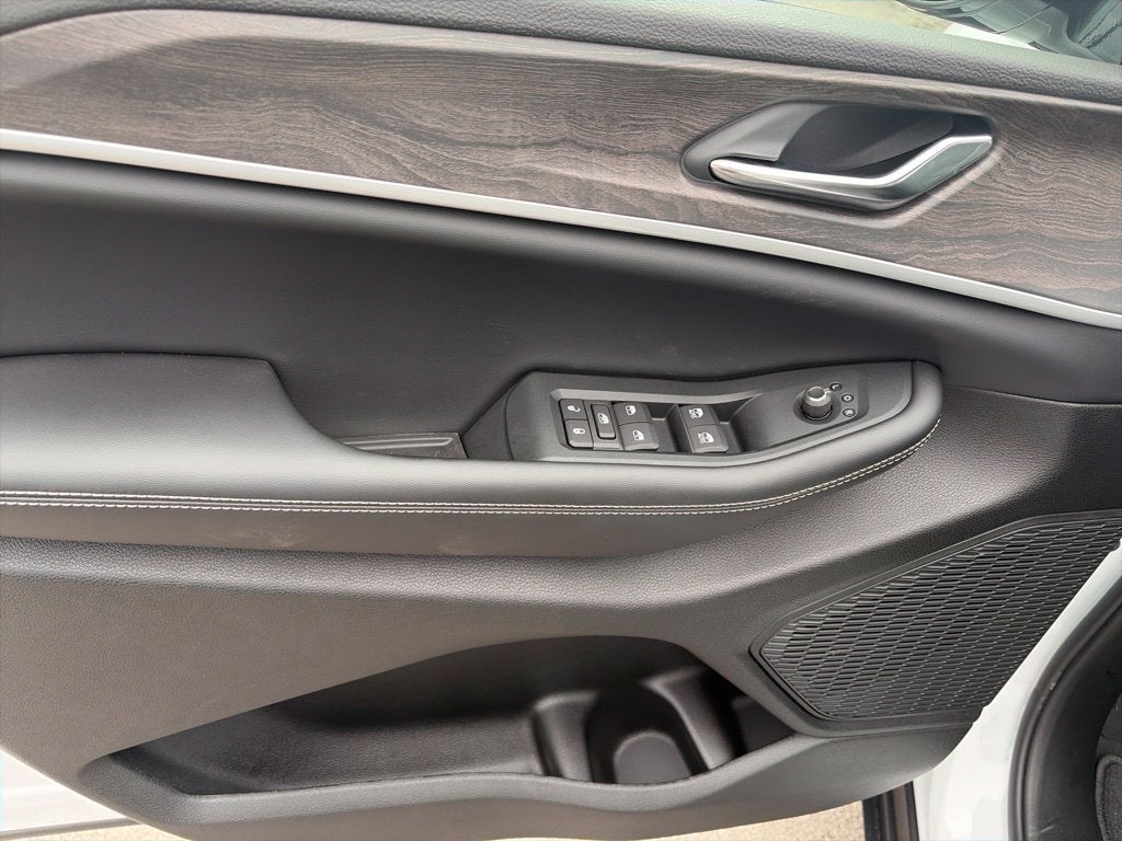 2027 Jeep Grand Cherokee GRAND CHEROKEE LAREDO ALTITUDE 4X2