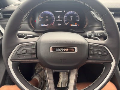 2027 Jeep Grand Cherokee GRAND CHEROKEE LAREDO ALTITUDE 4X2