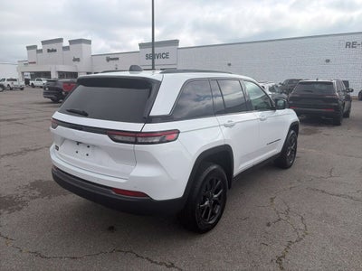 2027 Jeep Grand Cherokee GRAND CHEROKEE LAREDO ALTITUDE 4X2