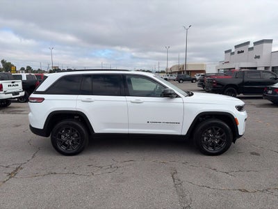 2027 Jeep Grand Cherokee GRAND CHEROKEE LAREDO ALTITUDE 4X2