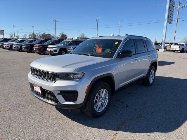 2025 Jeep Grand Cherokee GRAND CHEROKEE LAREDO X 4X4