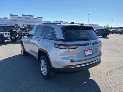 2025 Jeep Grand Cherokee GRAND CHEROKEE LAREDO X 4X4