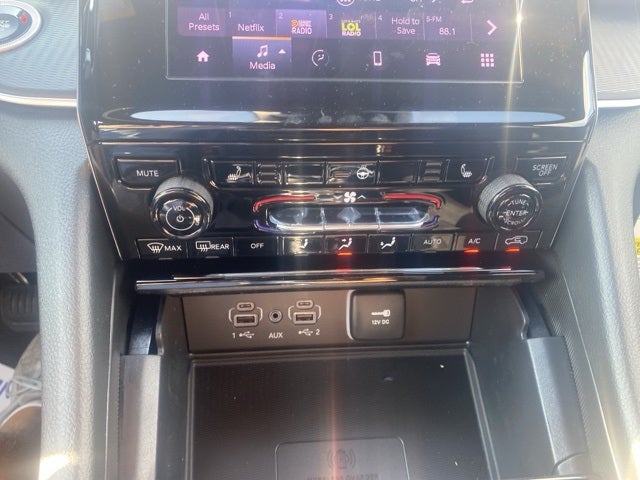 2025 Jeep Grand Cherokee GRAND CHEROKEE LAREDO X 4X4