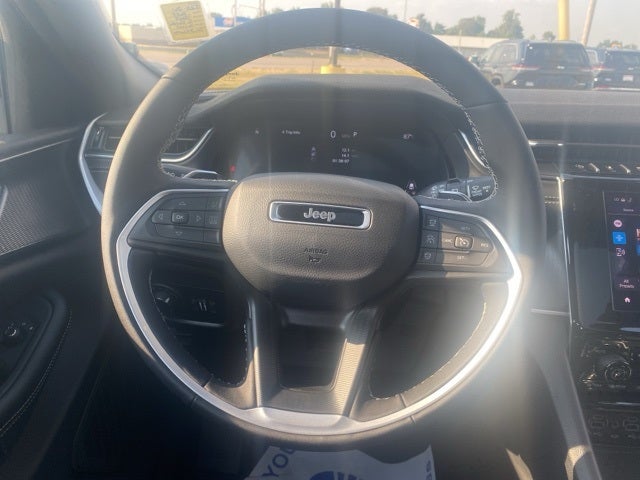 2025 Jeep Grand Cherokee GRAND CHEROKEE LAREDO X 4X4