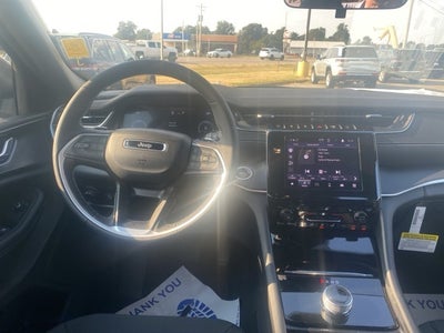 2025 Jeep Grand Cherokee GRAND CHEROKEE LAREDO X 4X4