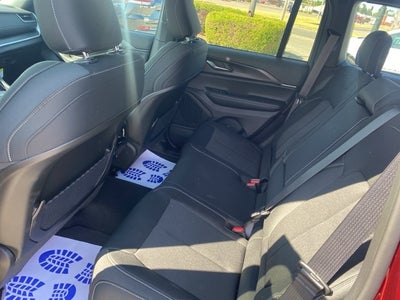 2025 Jeep Grand Cherokee GRAND CHEROKEE LAREDO X 4X4