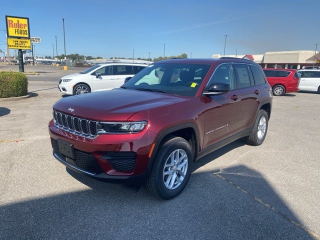 2025 Jeep Grand Cherokee GRAND CHEROKEE LAREDO X 4X4