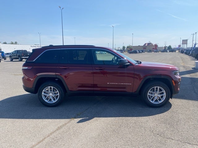 2025 Jeep Grand Cherokee GRAND CHEROKEE LAREDO X 4X4