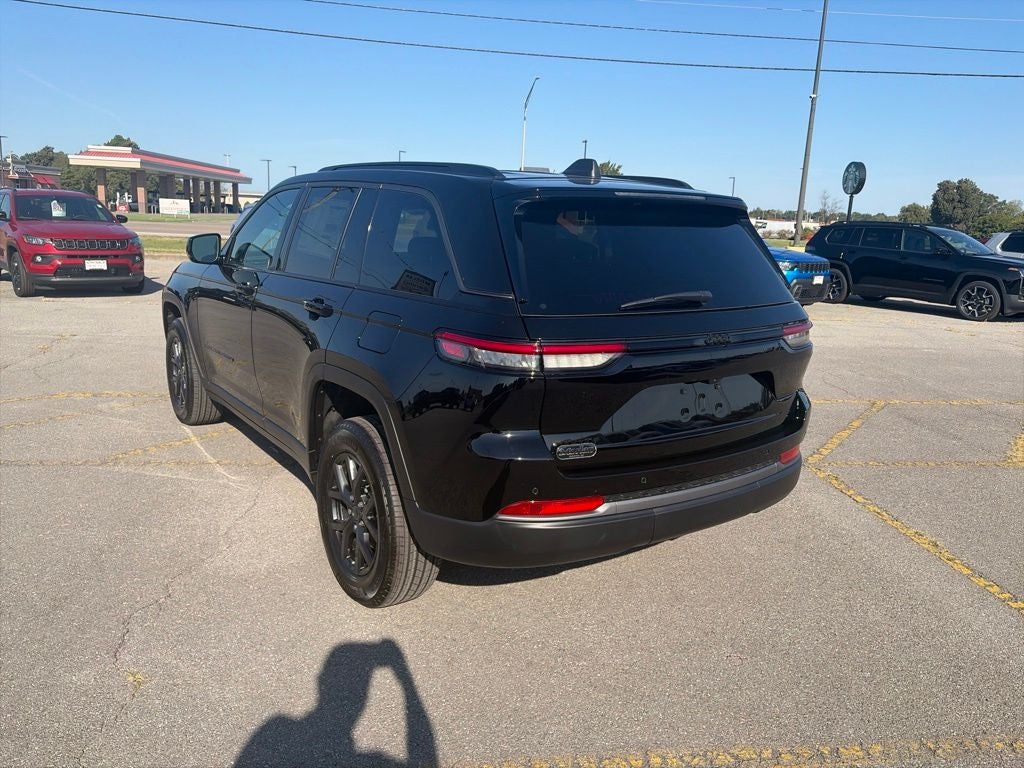 2027 Jeep Grand Cherokee GRAND CHEROKEE LAREDO ALTITUDE 4X4