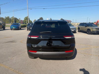 2027 Jeep Grand Cherokee GRAND CHEROKEE LAREDO ALTITUDE 4X4