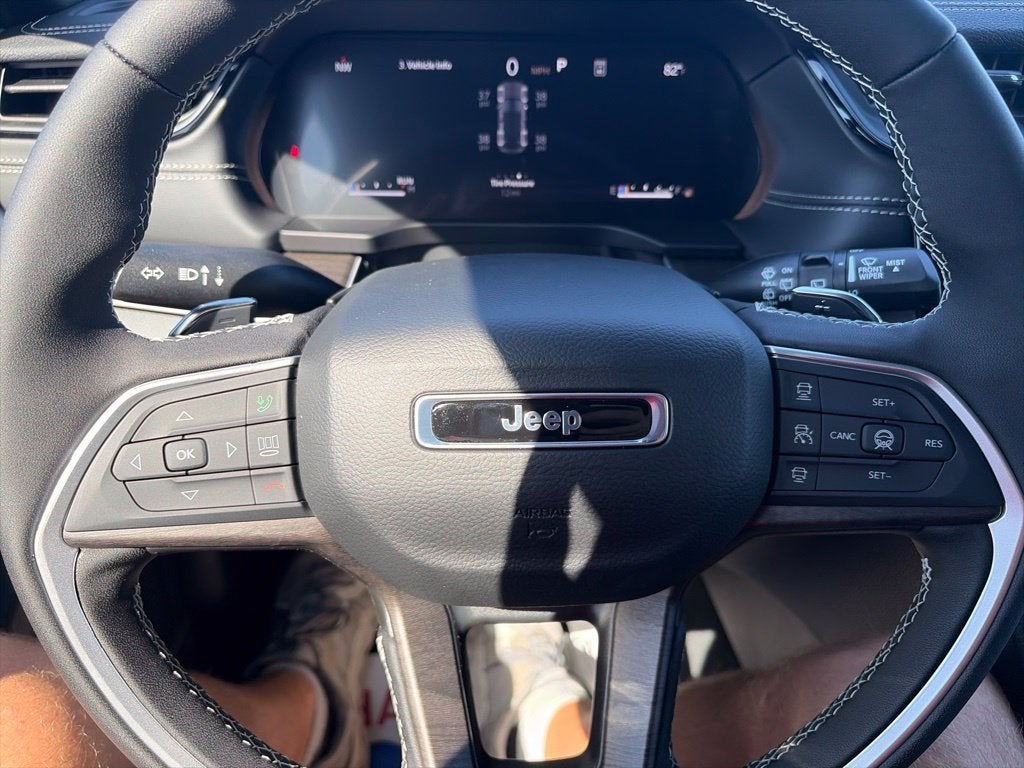 2027 Jeep Grand Cherokee GRAND CHEROKEE LAREDO ALTITUDE 4X4