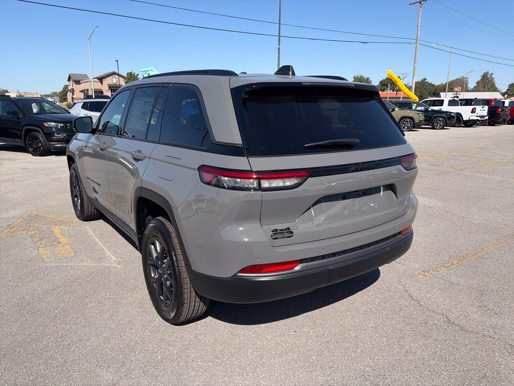 2027 Jeep Grand Cherokee GRAND CHEROKEE LAREDO ALTITUDE 4X4