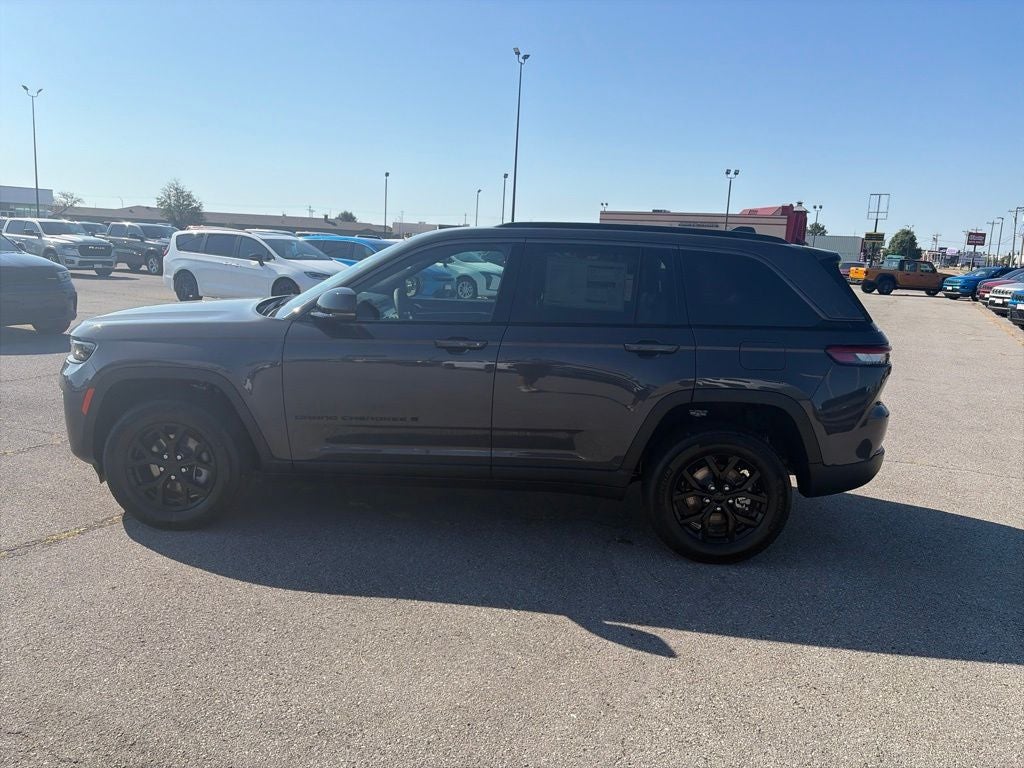 2026 Jeep Grand Cherokee GRAND CHEROKEE LAREDO ALTITUDE 4X4