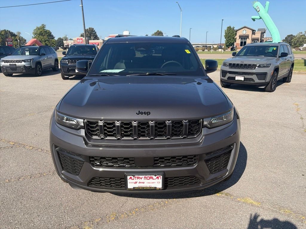 2026 Jeep Grand Cherokee GRAND CHEROKEE LAREDO ALTITUDE 4X4