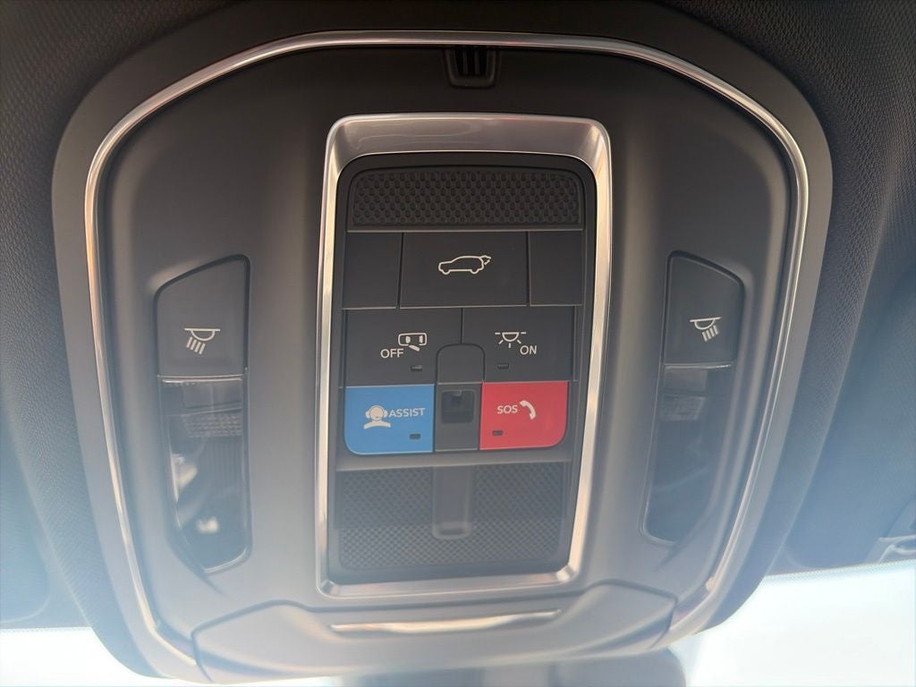 2027 Jeep Grand Cherokee GRAND CHEROKEE LAREDO ALTITUDE 4X4