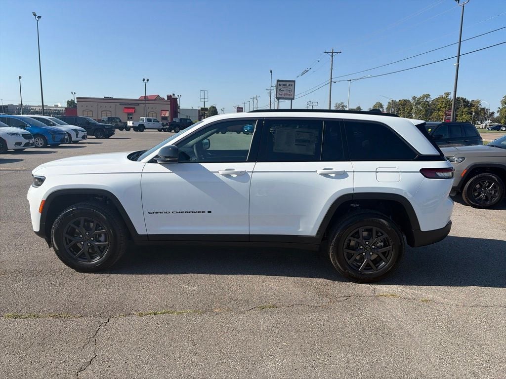 2027 Jeep Grand Cherokee GRAND CHEROKEE LAREDO ALTITUDE 4X4