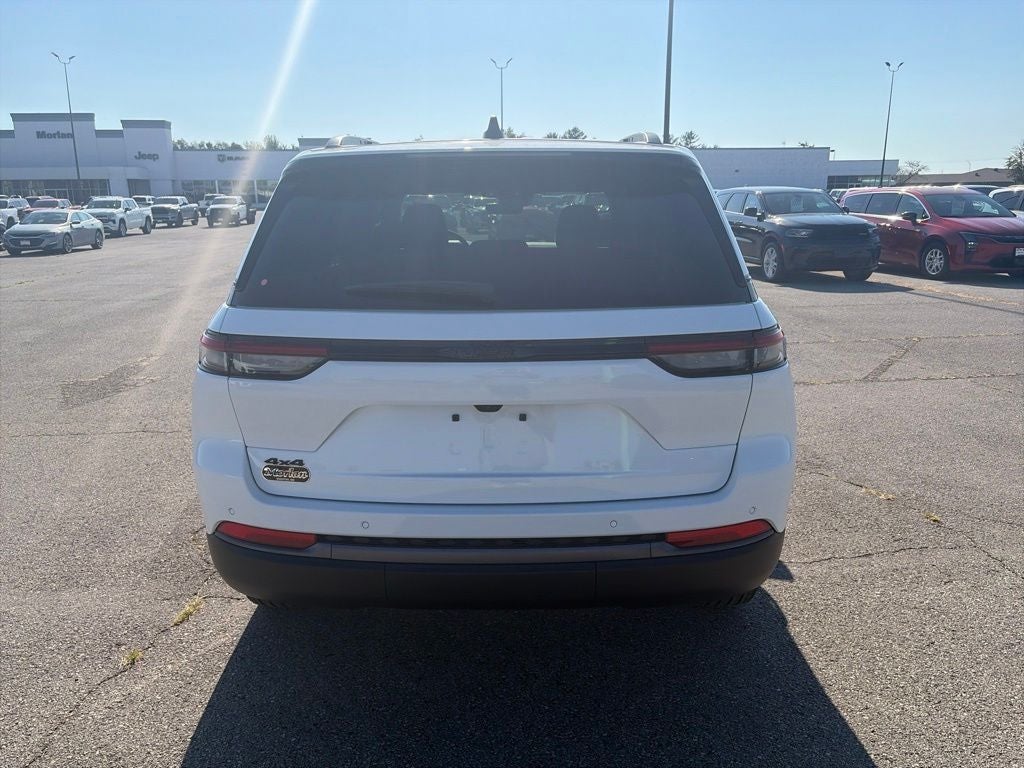 2027 Jeep Grand Cherokee GRAND CHEROKEE LAREDO ALTITUDE 4X4