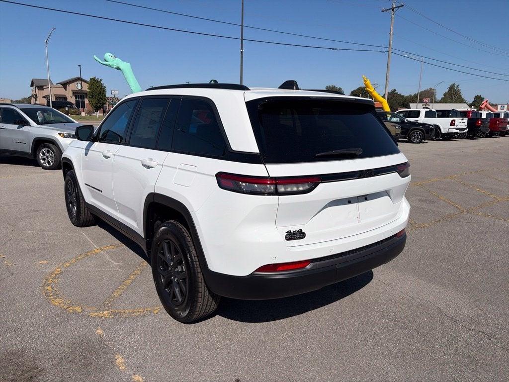 2027 Jeep Grand Cherokee GRAND CHEROKEE LAREDO ALTITUDE 4X4