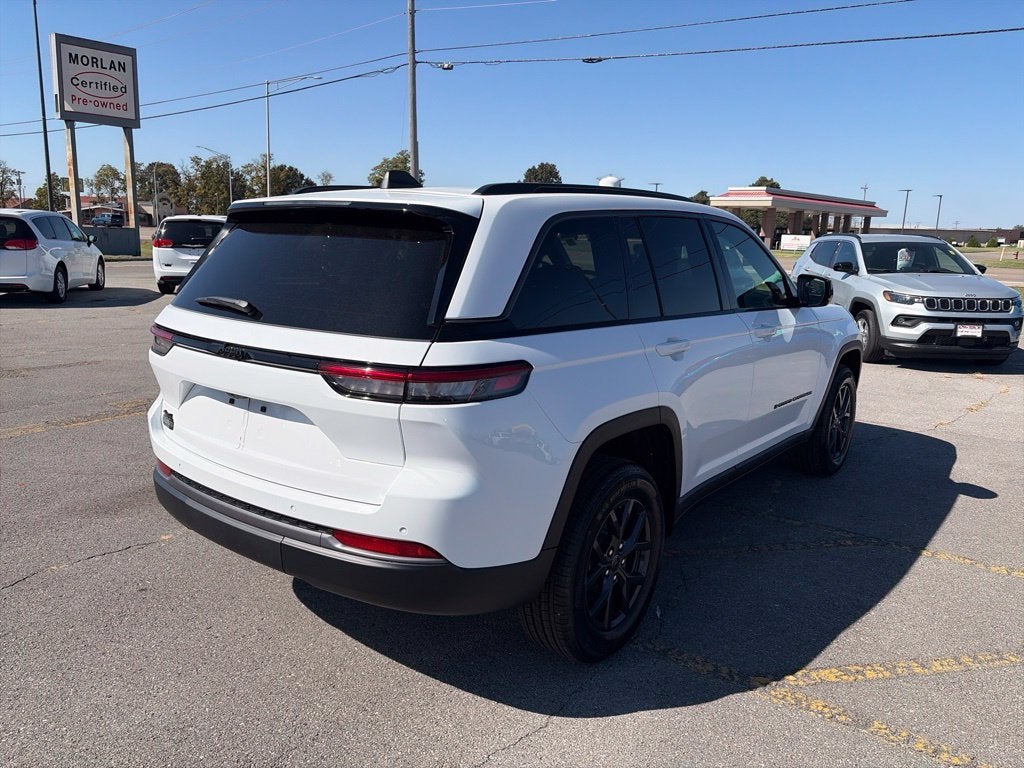 2027 Jeep Grand Cherokee GRAND CHEROKEE LAREDO ALTITUDE 4X4