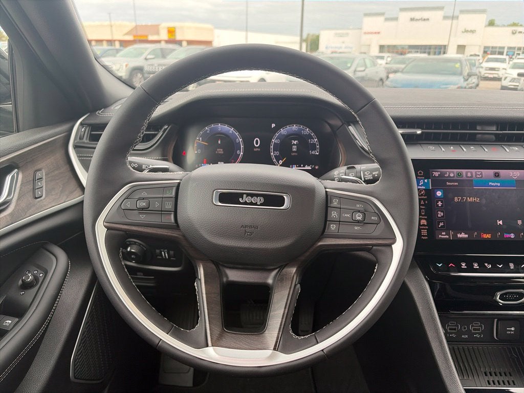 2027 Jeep Grand Cherokee GRAND CHEROKEE LIMITED RESERVE 4X4