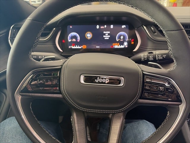 2025 Jeep Grand Cherokee GRAND CHEROKEE OVERLAND 4X4