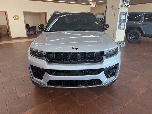 2026 Jeep Grand Cherokee GRAND CHEROKEE SUMMIT 4X4