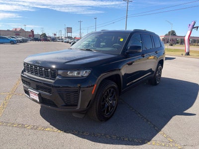 2027 Jeep Grand Cherokee GRAND CHEROKEE L LAREDO ALTITUDE 4X2